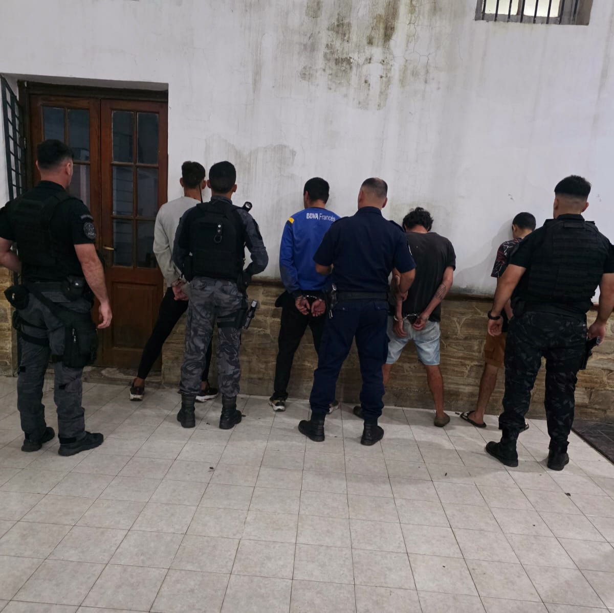 Disparos en Barrio Feria: cuatro demorados y dos prófugos